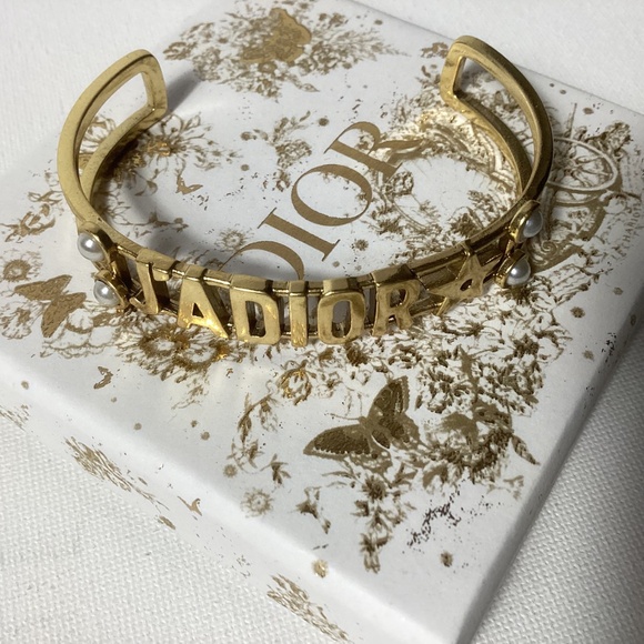 Dior Gold Bracelet with Pearl Accents - Picture 3 of 6